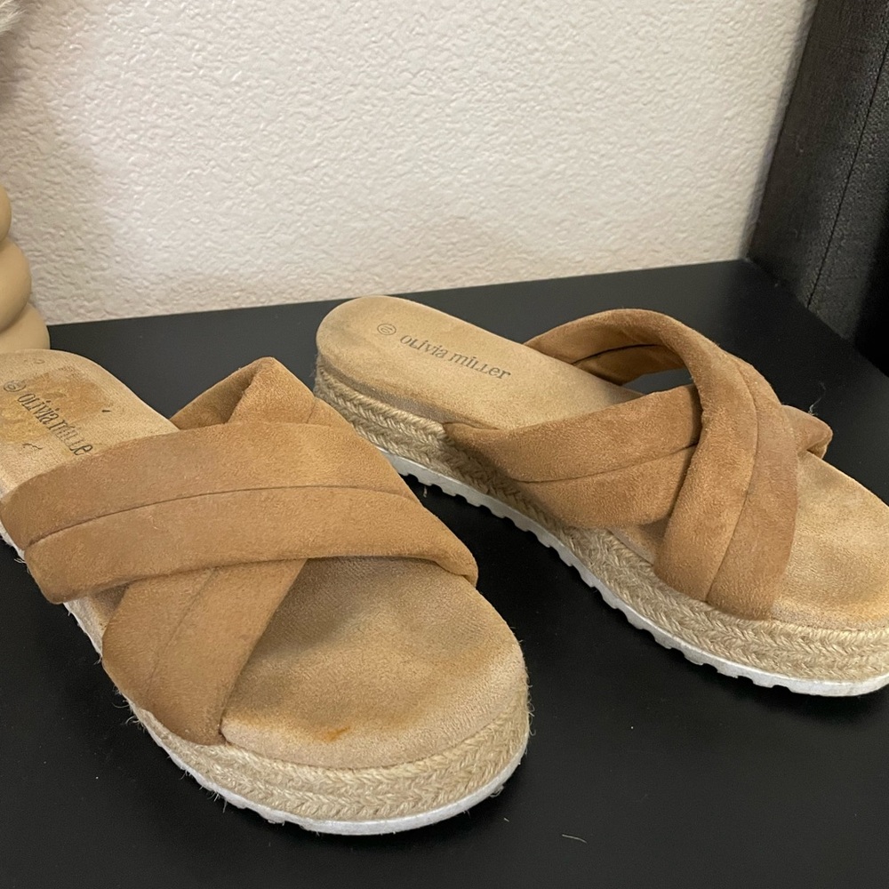 Platform sandal. - Picture 5 of 5